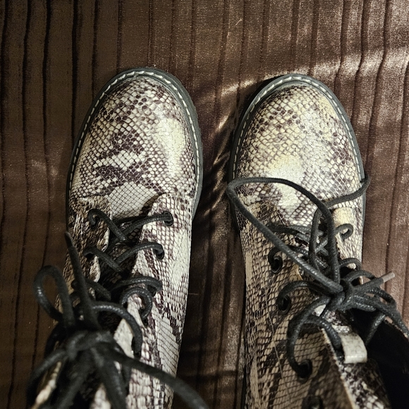 Madden Girl Archie Platform Combat Boots, Snakeprint - Picture 5 of 10